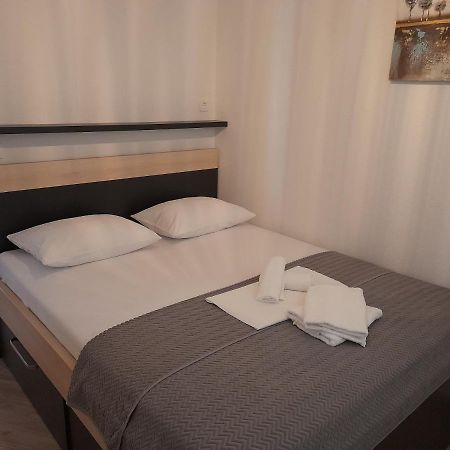 Apartmani Petra Primošten Esterno foto