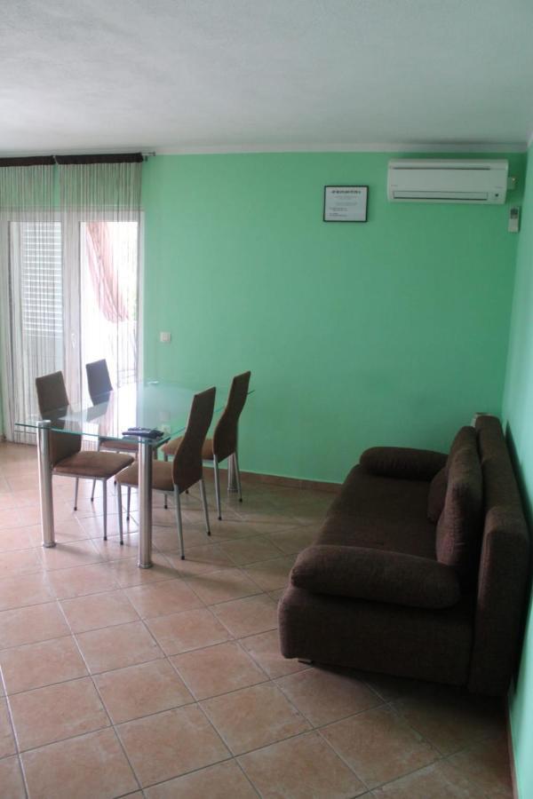 Apartmani Petra Primošten Esterno foto