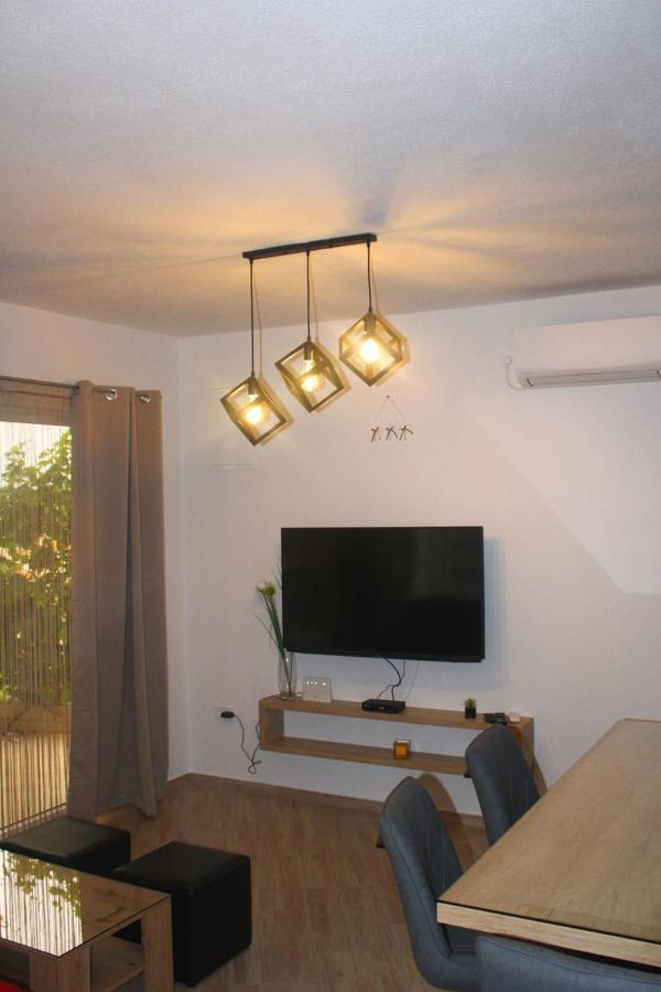 Apartmani Petra Primošten Esterno foto