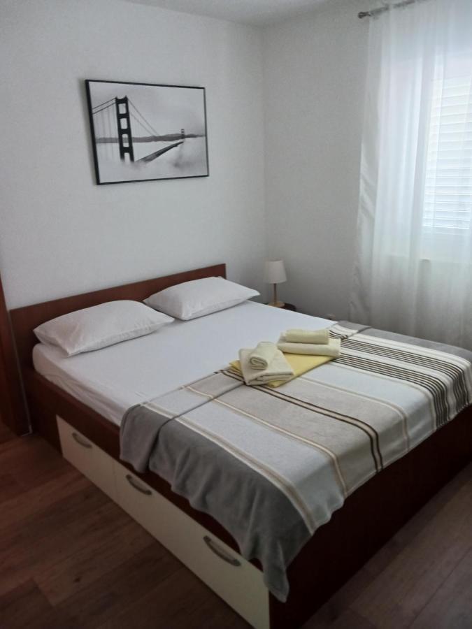 Apartmani Petra Primošten Esterno foto