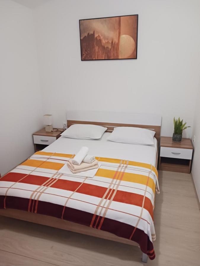 Apartmani Petra Primošten Esterno foto