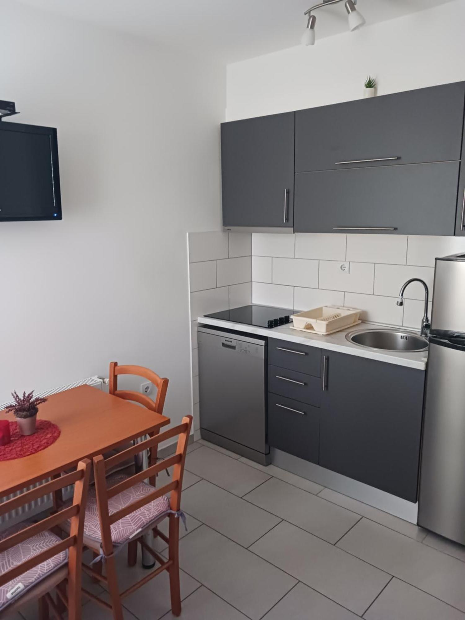 Apartmani Petra Primošten Esterno foto