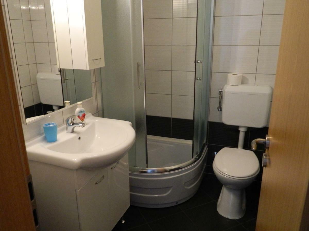 Apartmani Petra Primošten Esterno foto